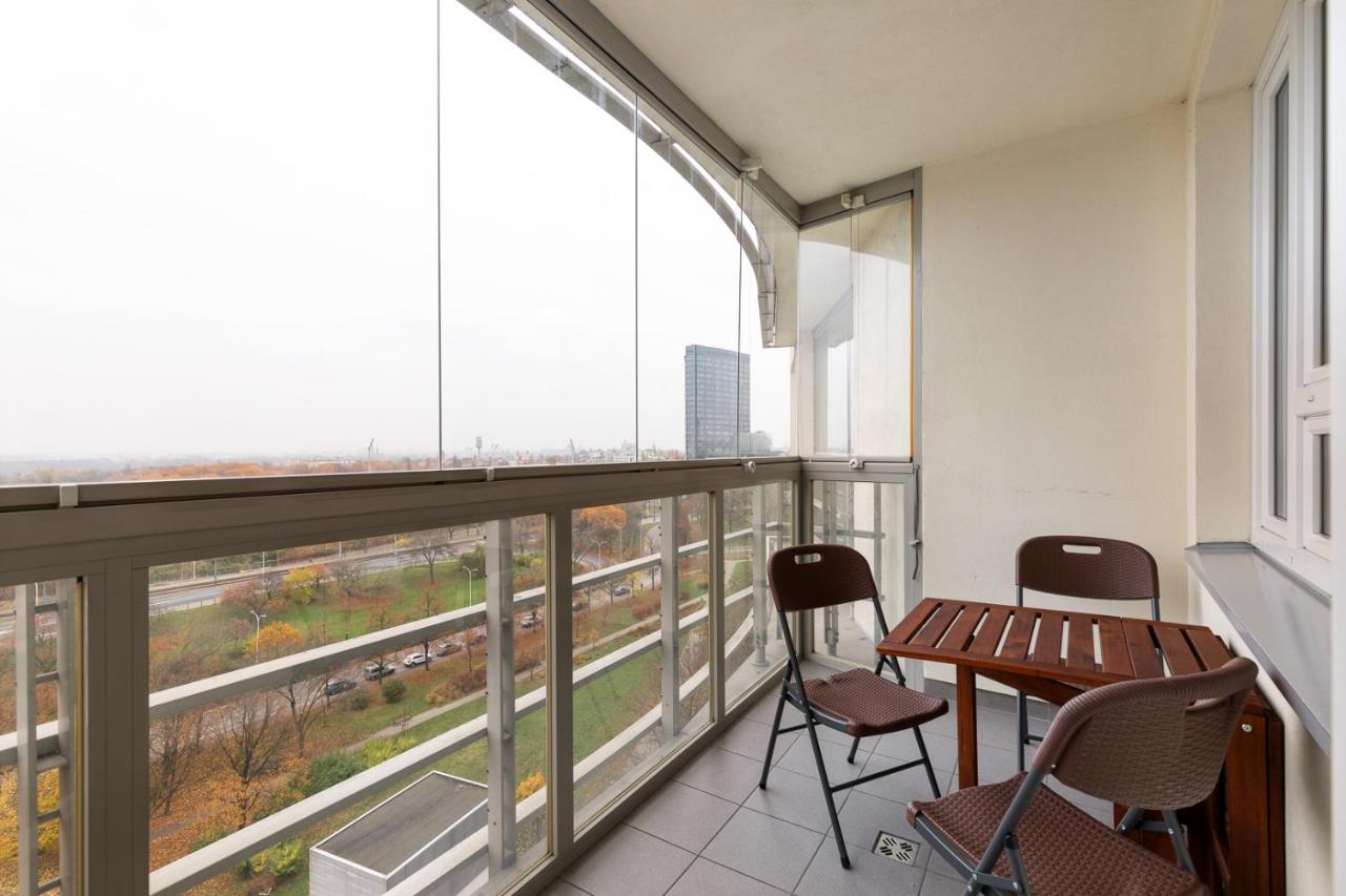 Apartment Slominskiego 5 II With Balcony By Noclegi Renters Варшава Екстер'єр фото